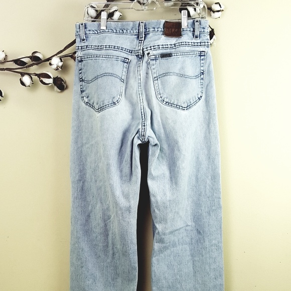 LEE Riveted Vintage High-Rise Light Wash Mom Jeans - Picture 7 of 8